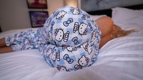 Step Mother Wakes Up To Hard Cuffs Of The Pursuit Sons He Takes The Milf Quickly